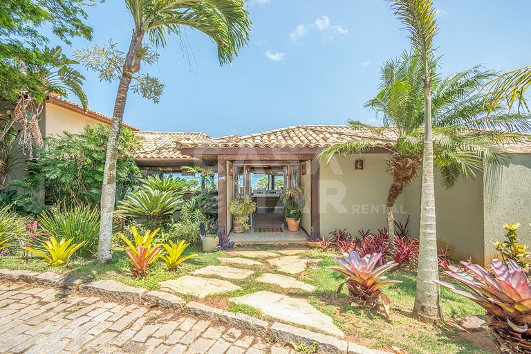 Linda casa com sete suítes, com vista panorâmica para Praia