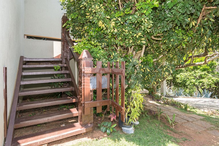 Linda casa com sete suítes, com vista panorâmica para Praia