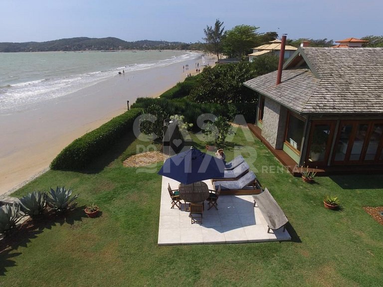 Manguinhos, frente mar, pé na areia, piscina, condomínio