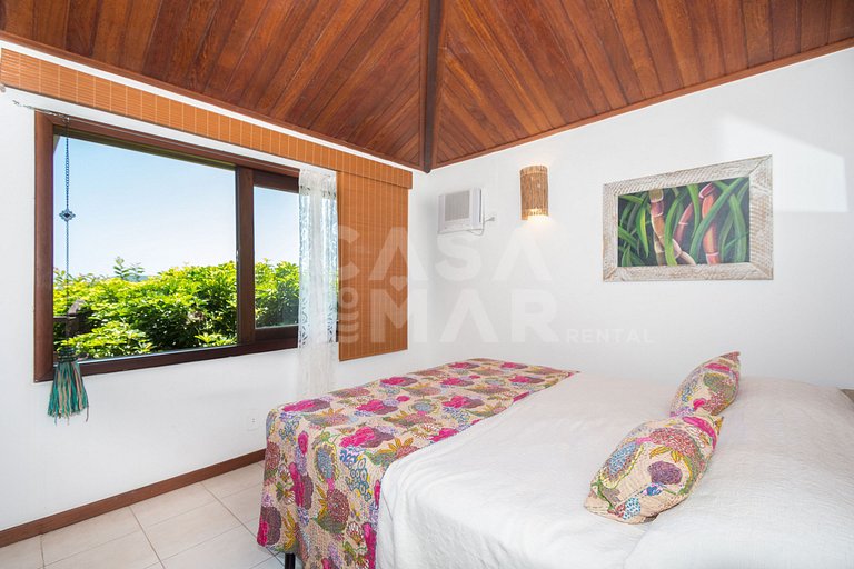 Linda casa com sete suítes, com vista panorâmica para Praia