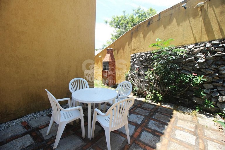 Ótima casa, com três quartos, localizada em Búzios