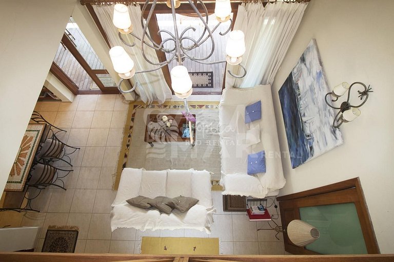 Ótima casa, com três quartos, localizada em Búzios