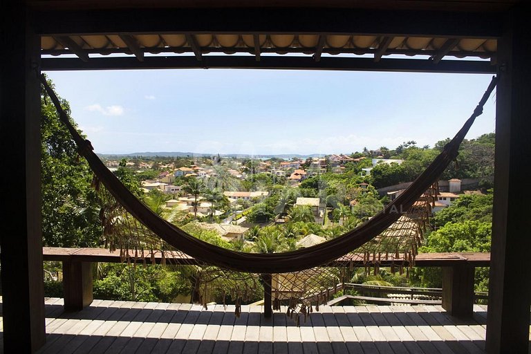Ótima casa, com três quartos, localizada em Búzios