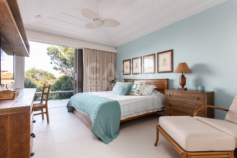 Beautiful house, with six suites, in condominium seafront