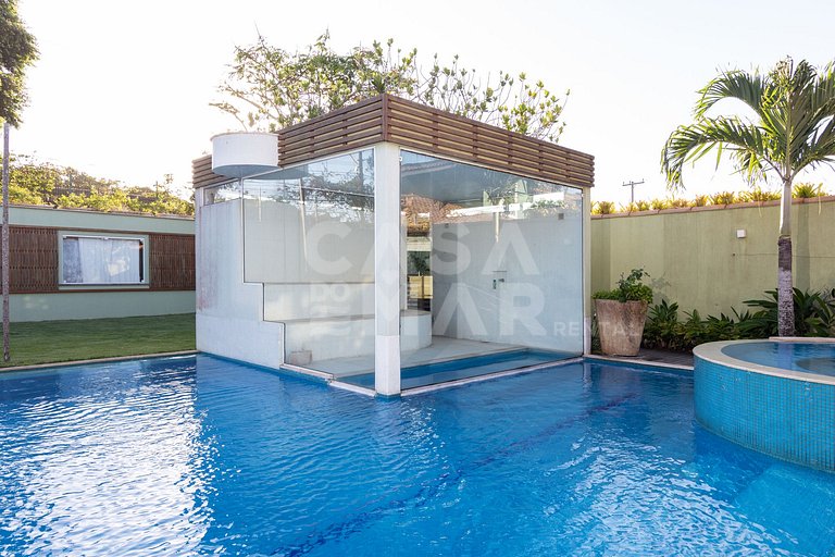 Beautiful house, with six suites, in condominium seafront