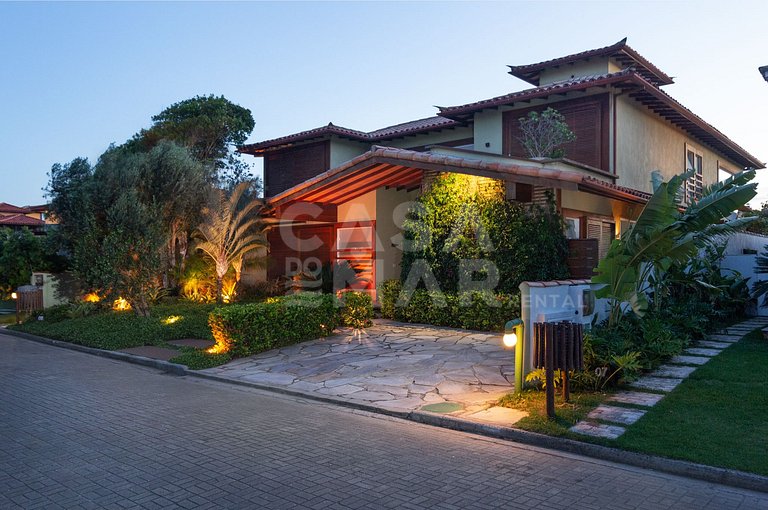 Beautiful house, with six suites, in condominium seafront