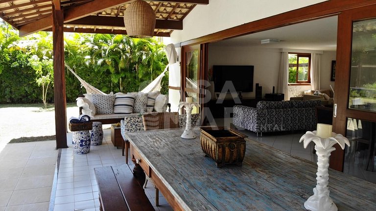 Linda casa, de alto padrão, localizado no Condomínio Casas d