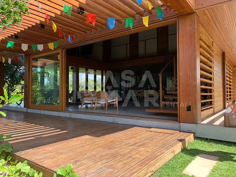 Sensacional Villa, com quatro suítes, localizada no Condomín