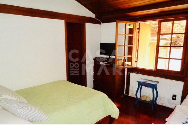 Linda Villa com sete suítes e vista para as montanhas
