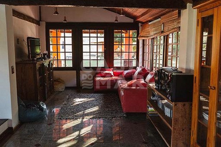 Linda Villa com sete suítes e vista para as montanhas