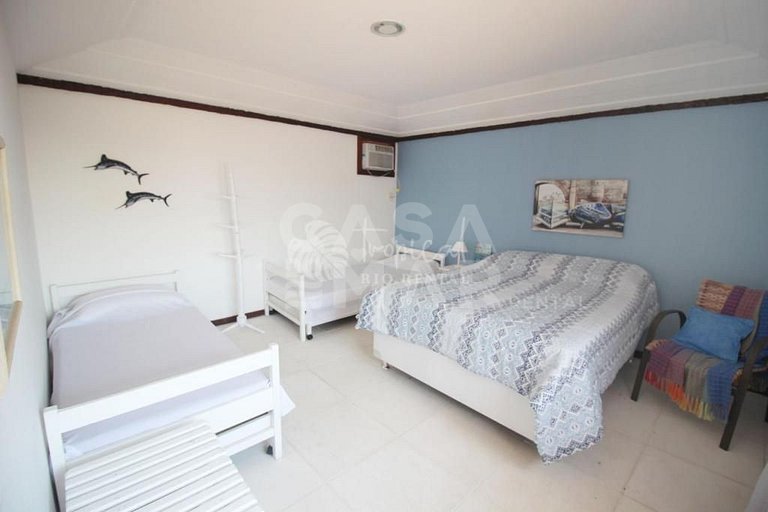 Casa de condomínio em Manguinhos RJ.