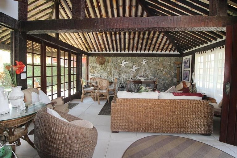 Casa de condomínio em Manguinhos RJ.