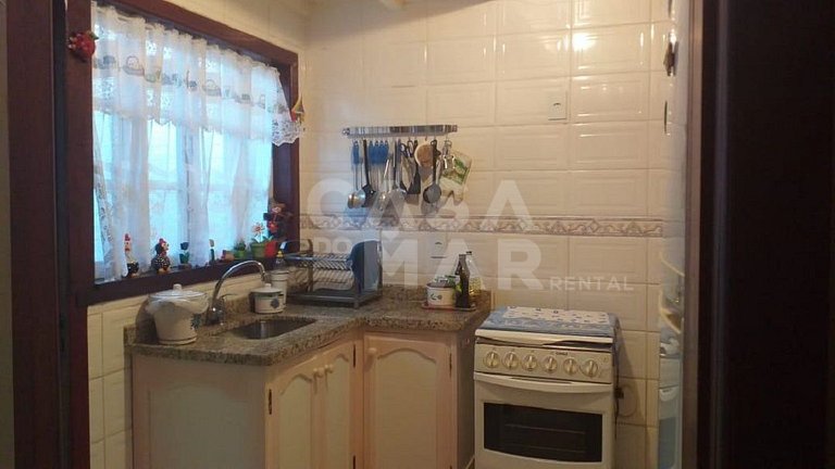 Linda casa em condomínio, com 4 quartos sendo 2 suítes em Pr