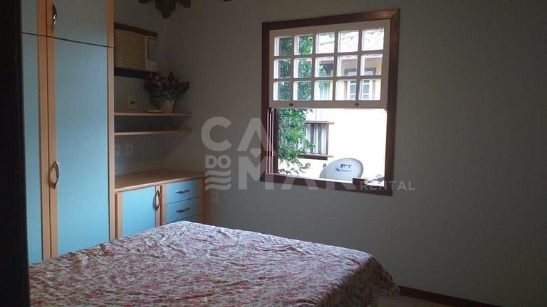 Beautiful house in condominium, with 4 bedrooms being 2 suit