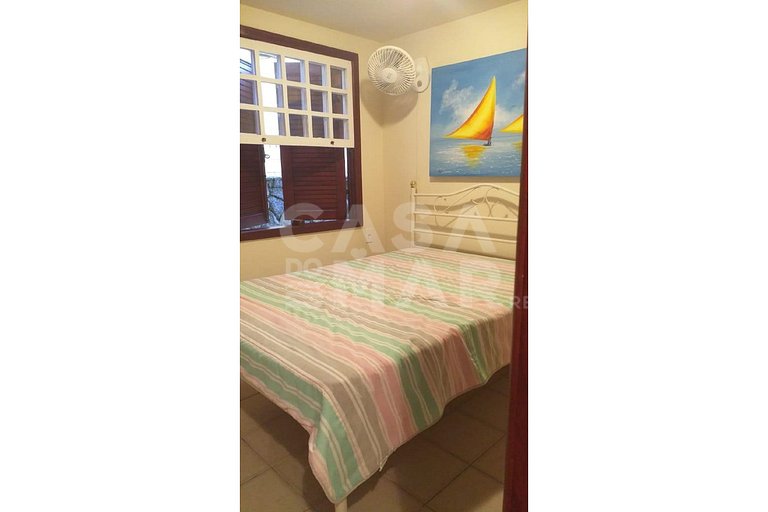 Linda casa em condomínio, com 4 quartos sendo 2 suítes em Pr