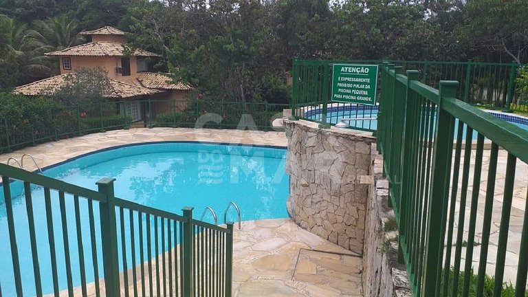 Linda casa em condomínio, com 4 quartos sendo 2 suítes em Pr