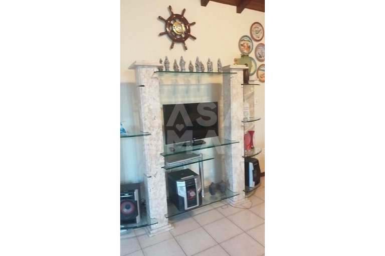 Beautiful house in condominium, with 4 bedrooms being 2 suit