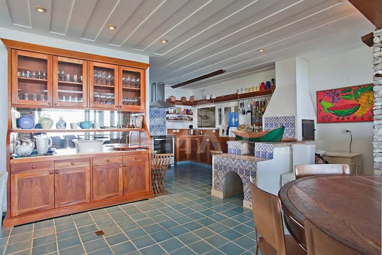 Belíssima casa frente mar, com cinco suítes em Condomínio Pi