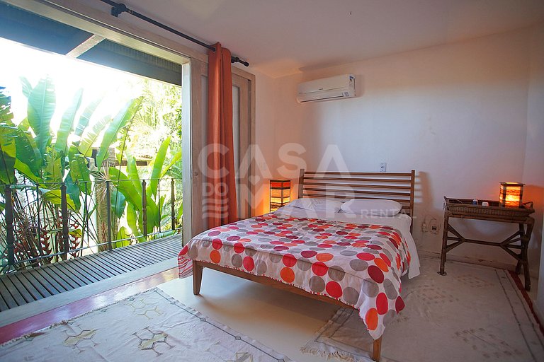 Spectacular mansion with six suites, with panoramic views of