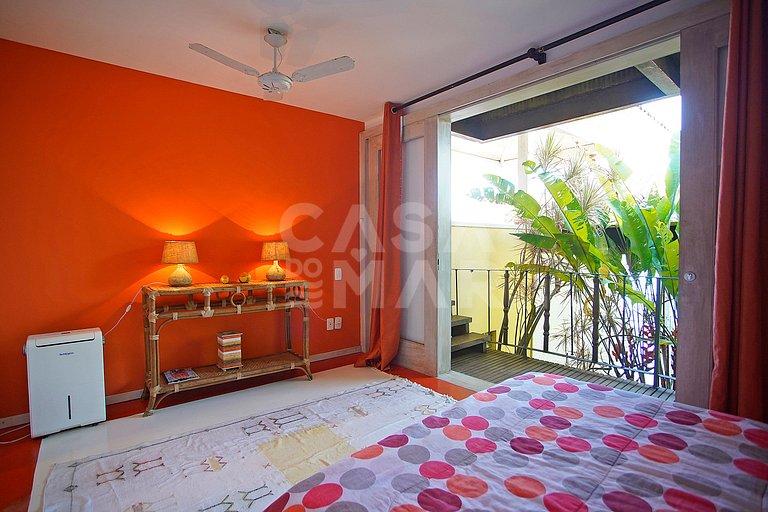 Spectacular mansion with six suites, with panoramic views of
