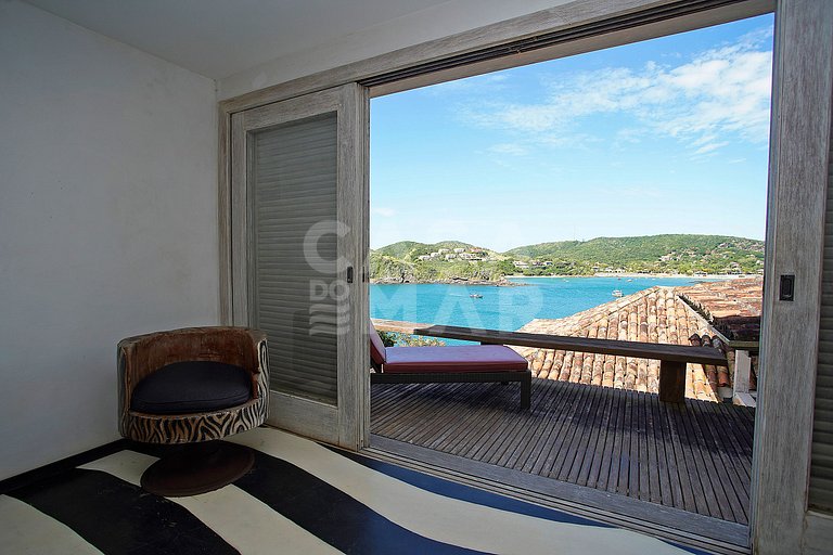 Spectacular mansion with six suites, with panoramic views of