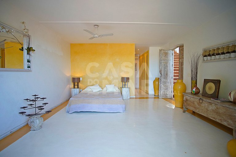 Spectacular mansion with six suites, with panoramic views of