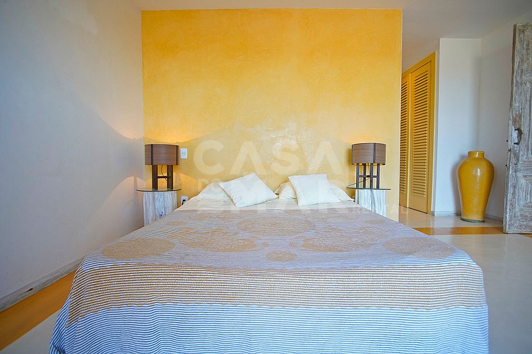 Spectacular mansion with six suites, with panoramic views of