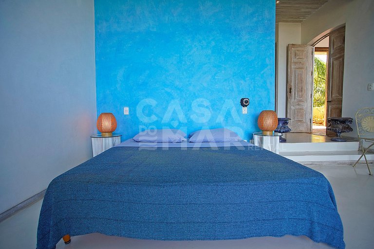 Spectacular mansion with six suites, with panoramic views of