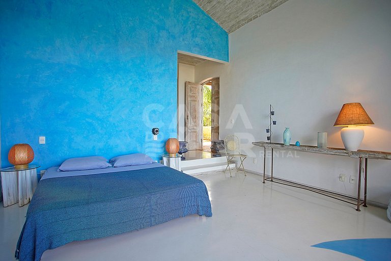 Spectacular mansion with six suites, with panoramic views of