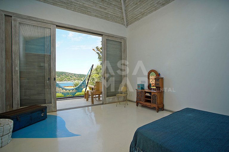 Spectacular mansion with six suites, with panoramic views of