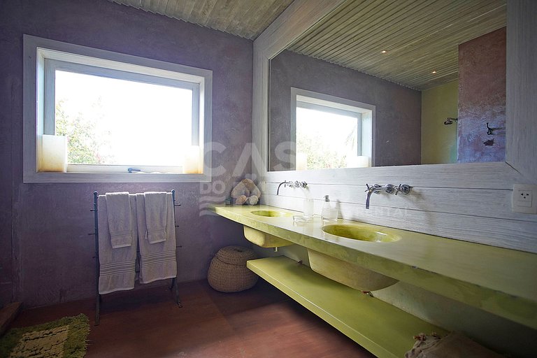 Spectacular mansion with six suites, with panoramic views of