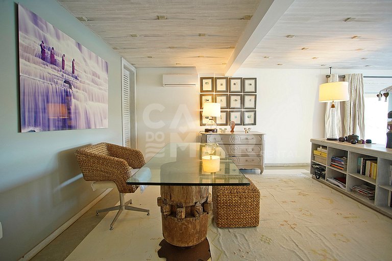 Spectacular mansion with six suites, with panoramic views of