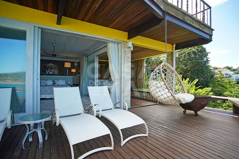 Spectacular mansion with six suites, with panoramic views of