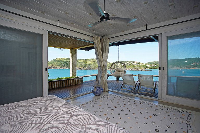 Spectacular mansion with six suites, with panoramic views of