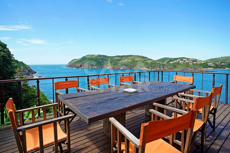 Spectacular mansion with six suites, with panoramic views of