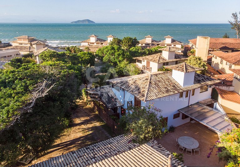 Beautiful house, with 4 suites, located in Manguinhos in Con