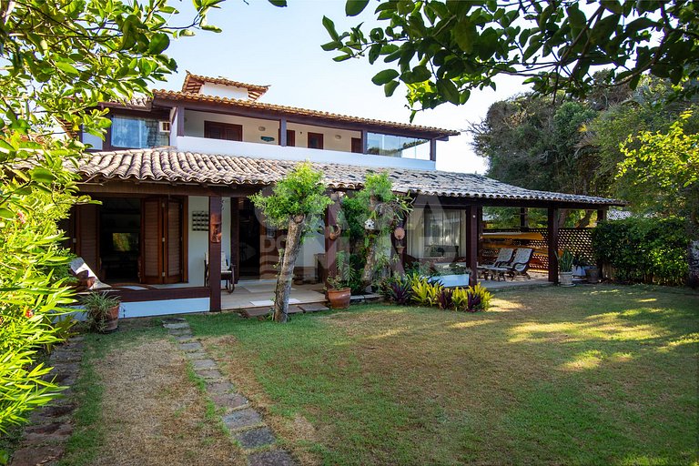 Linda casa, com 4 suítes, localizada em Manguinhos em Condom