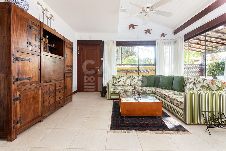 Beautiful house, with 4 suites, located in Manguinhos in Con