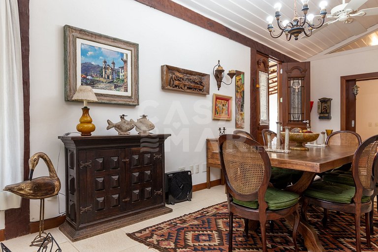 Beautiful house, with 4 suites, located in Manguinhos in Con