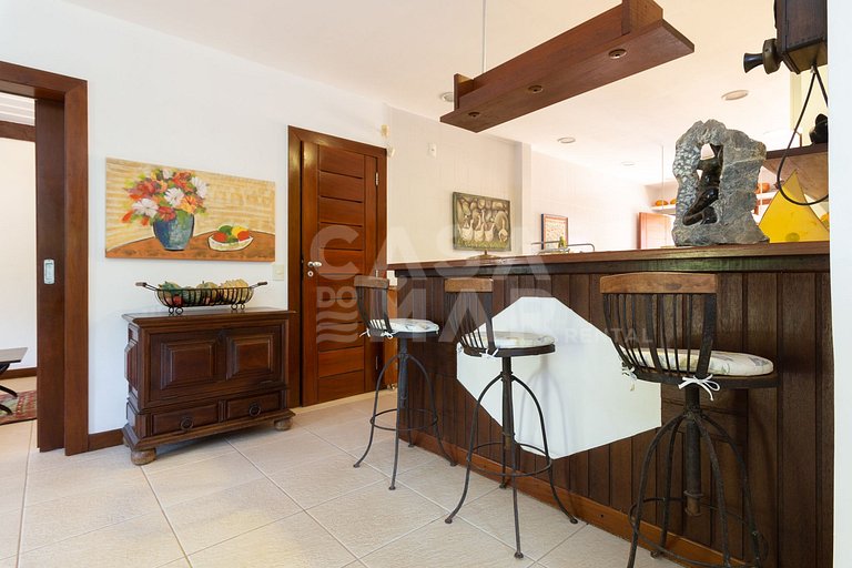 Beautiful house, with 4 suites, located in Manguinhos in Con