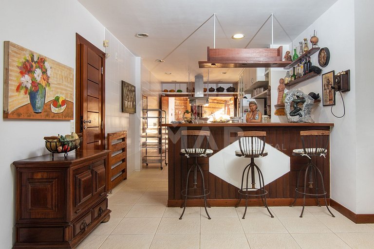 Beautiful house, with 4 suites, located in Manguinhos in Con