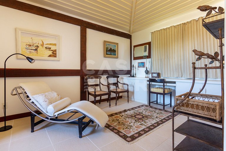Beautiful house, with 4 suites, located in Manguinhos in Con