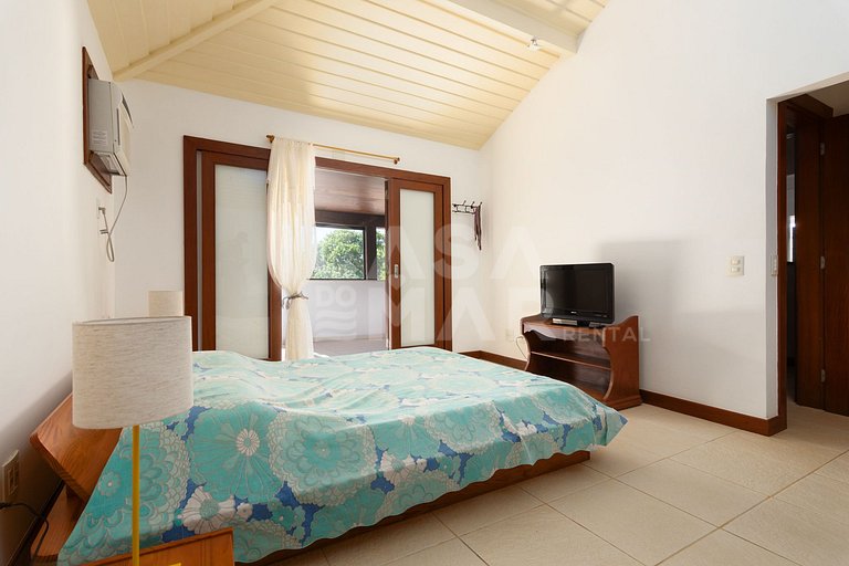 Linda casa, com 4 suítes, localizada em Manguinhos em Condom