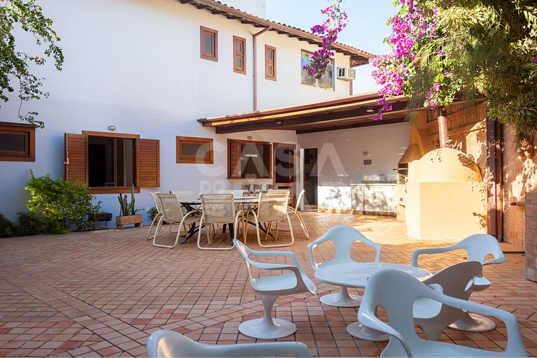 Beautiful house, with 4 suites, located in Manguinhos in Con