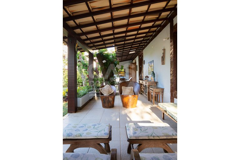 Beautiful house, with 4 suites, located in Manguinhos in Con