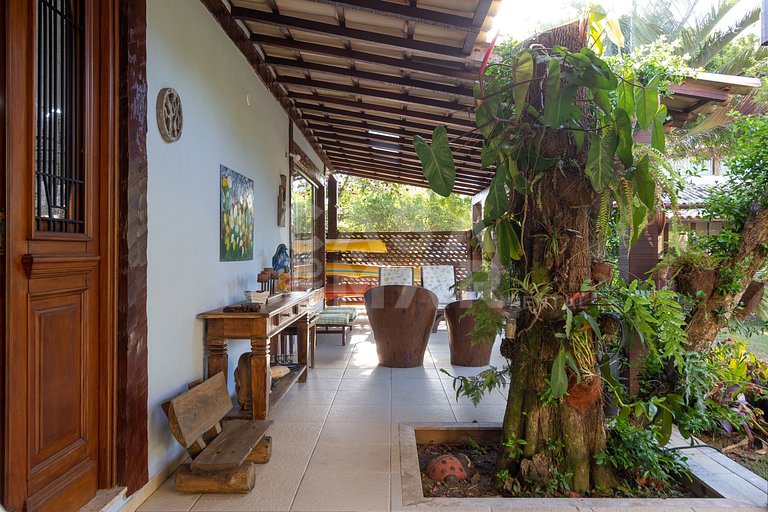 Beautiful house, with 4 suites, located in Manguinhos in Con