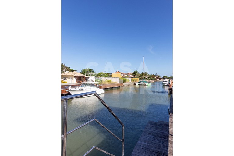Excelente casa com 4 suítes, todas climatizadas, em frente a