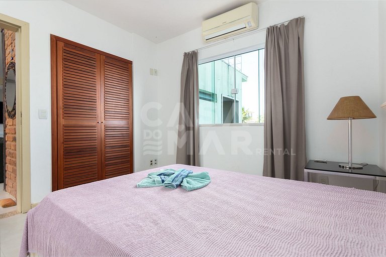 Excelente casa com 4 suítes, todas climatizadas, em frente a