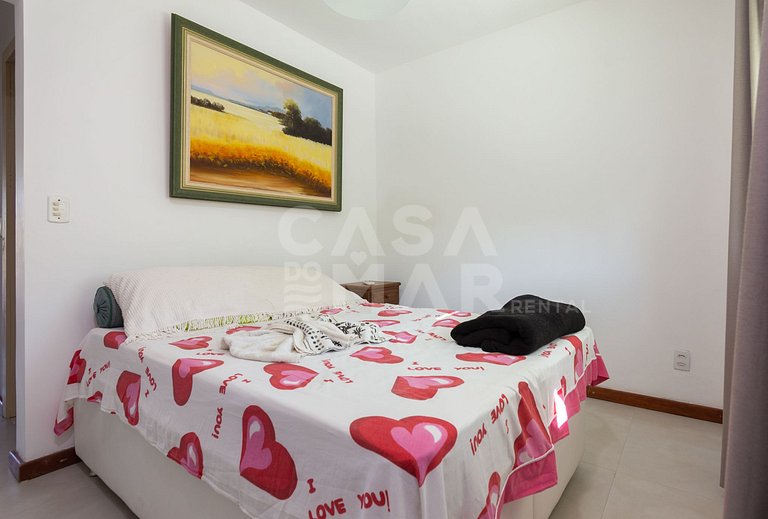Excelente casa com 4 suítes, todas climatizadas, em frente a
