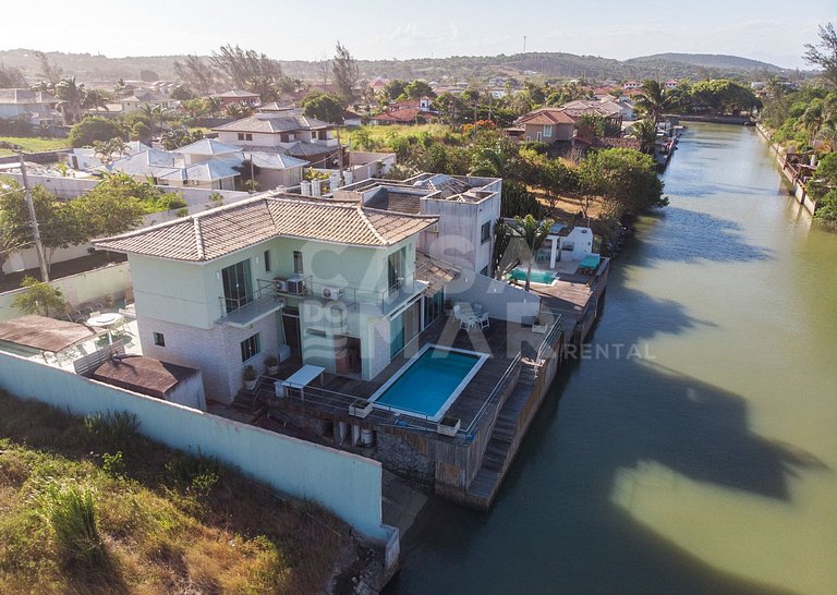 Excelente casa com 4 suítes, todas climatizadas, em frente a